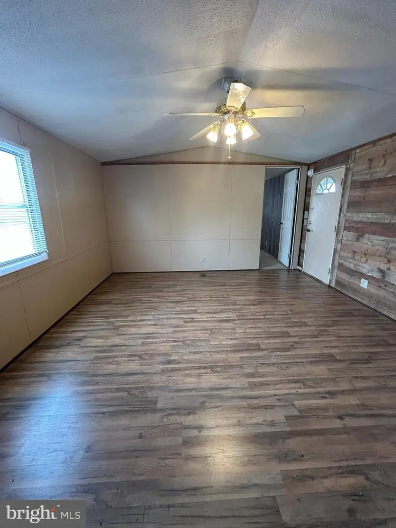 2718 Crestview Dr, York, PA 17402 - Image #3