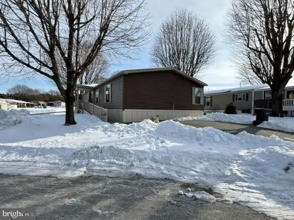 301 Robin Dr, Red Lion, PA 17356 - #2