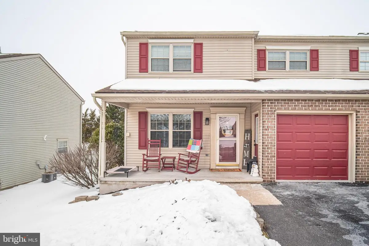 3133 Long Meadow Dr, Dover, PA 17315 - #1