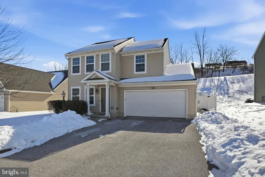 370 Azalea Dr, Windsor, PA 17366 - #3