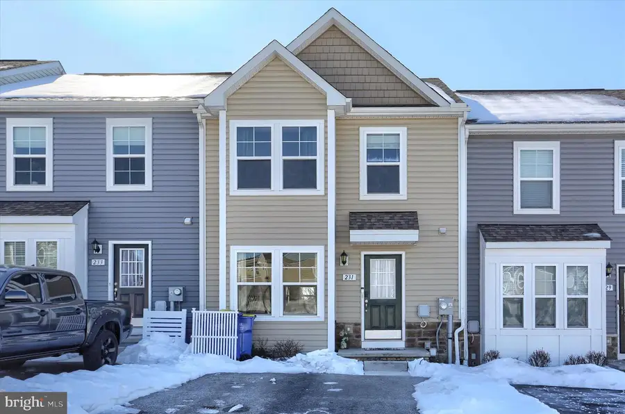 231 Homestead Dr, Hanover, PA 17331 - #2