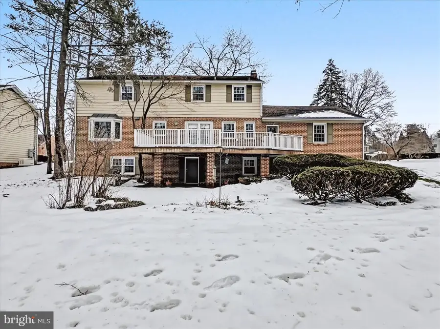 540 Gatehouse Ln W, York, PA 17402 - #3