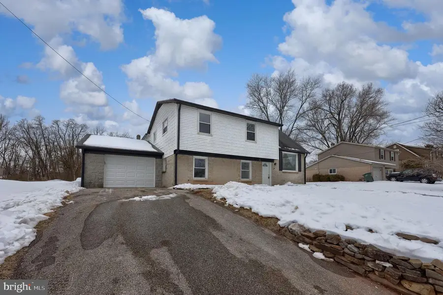 2850 Mayfield Dr, Dover, PA 17315 - #3