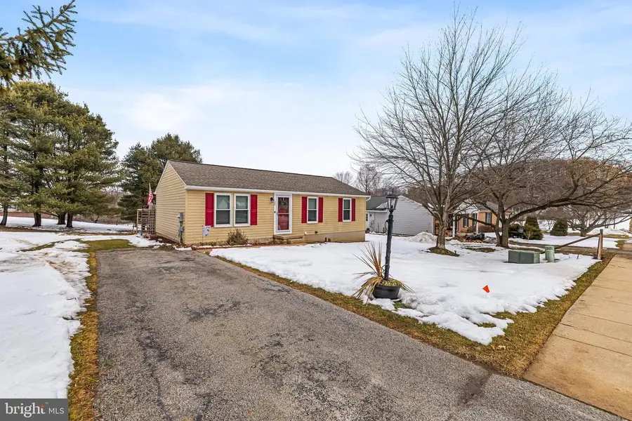 25 Scarborough Fare, Stewartstown, PA 17363 - #2