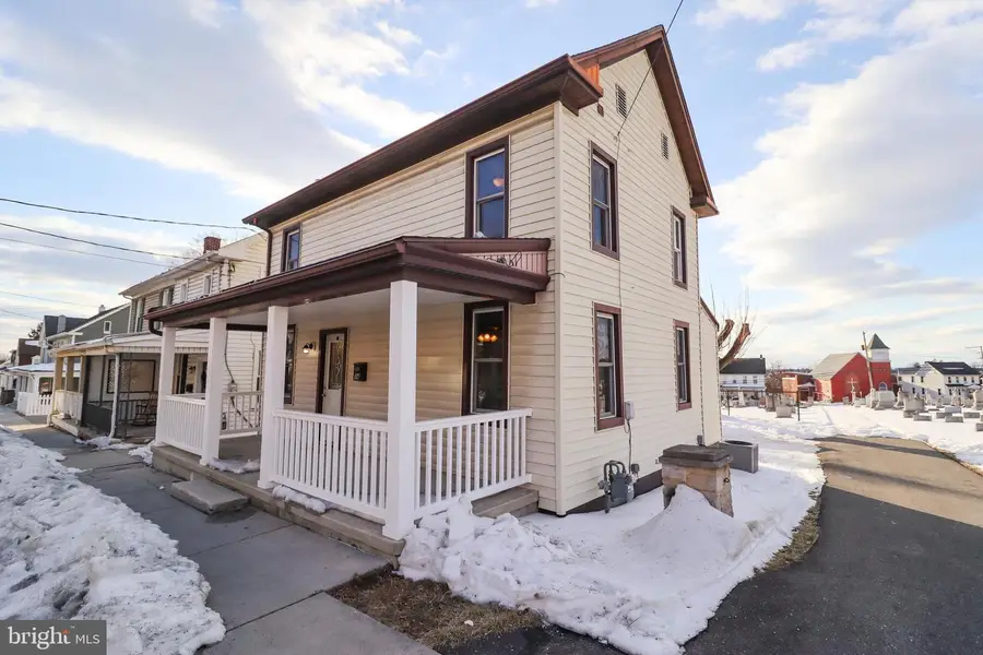 34 S Pleasant Ave, Dallastown, PA 17313 - #2