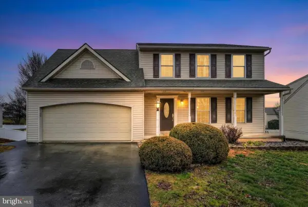 155 Austin Dr, MOUNT WOLF, PA 17347