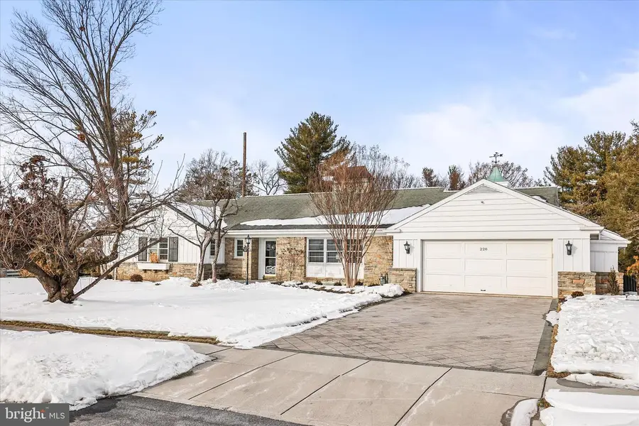 228 Clearview Rd, Hanover, PA 17331 - #3