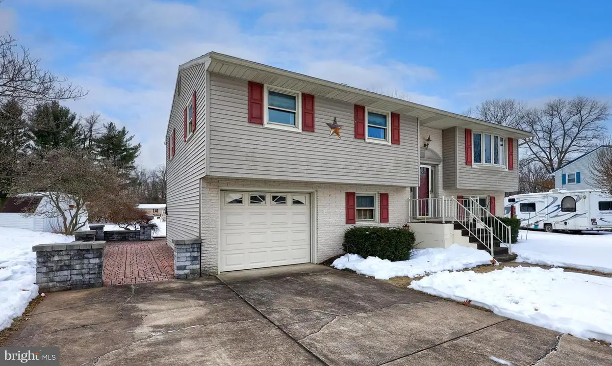 3644 Fox Chase Dr, Dover, PA 17315 - #1