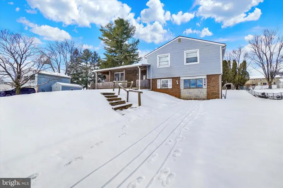 126 Claremont Dr, Seven Valleys, PA 17360 - #2