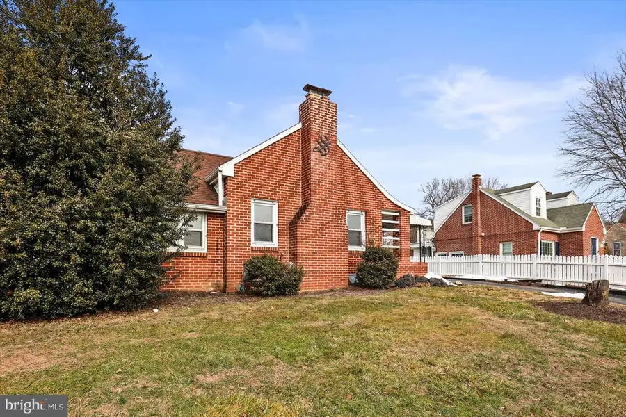 1314 Canterbury Ln, York, PA 17406 - #3