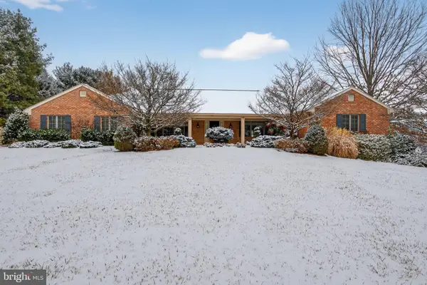 1165 Wyndsong Dr, YORK, PA 17403