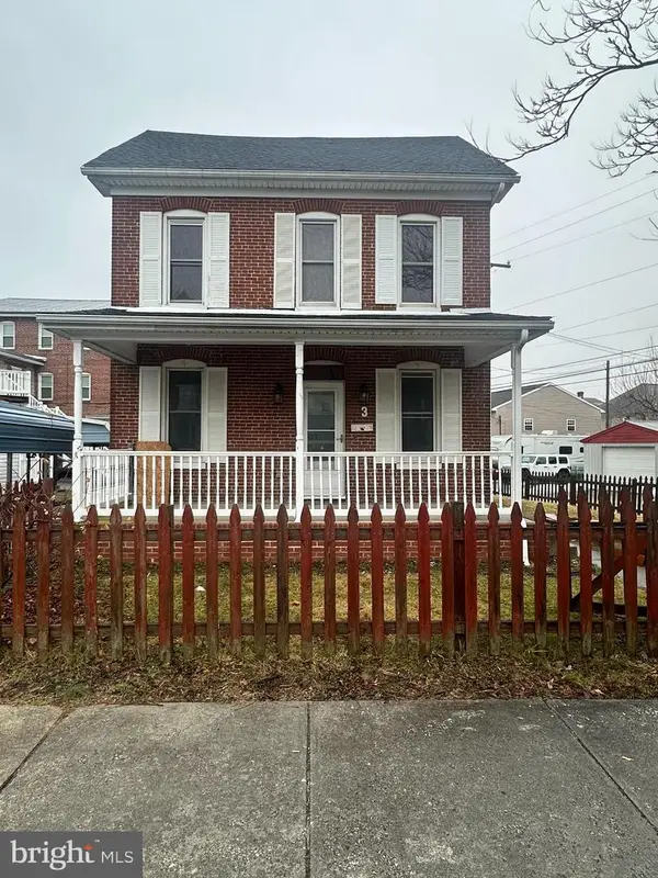 3 Sprenkle Ave, HANOVER, PA 17331