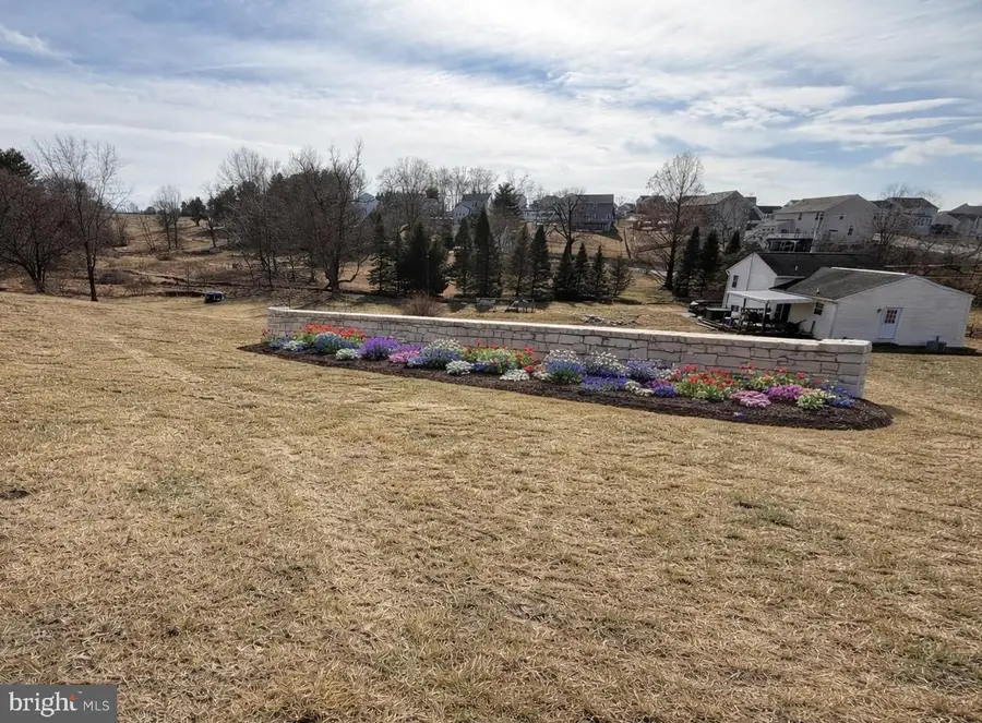 55 Christians Dr, Hanover, PA 17331 - #2