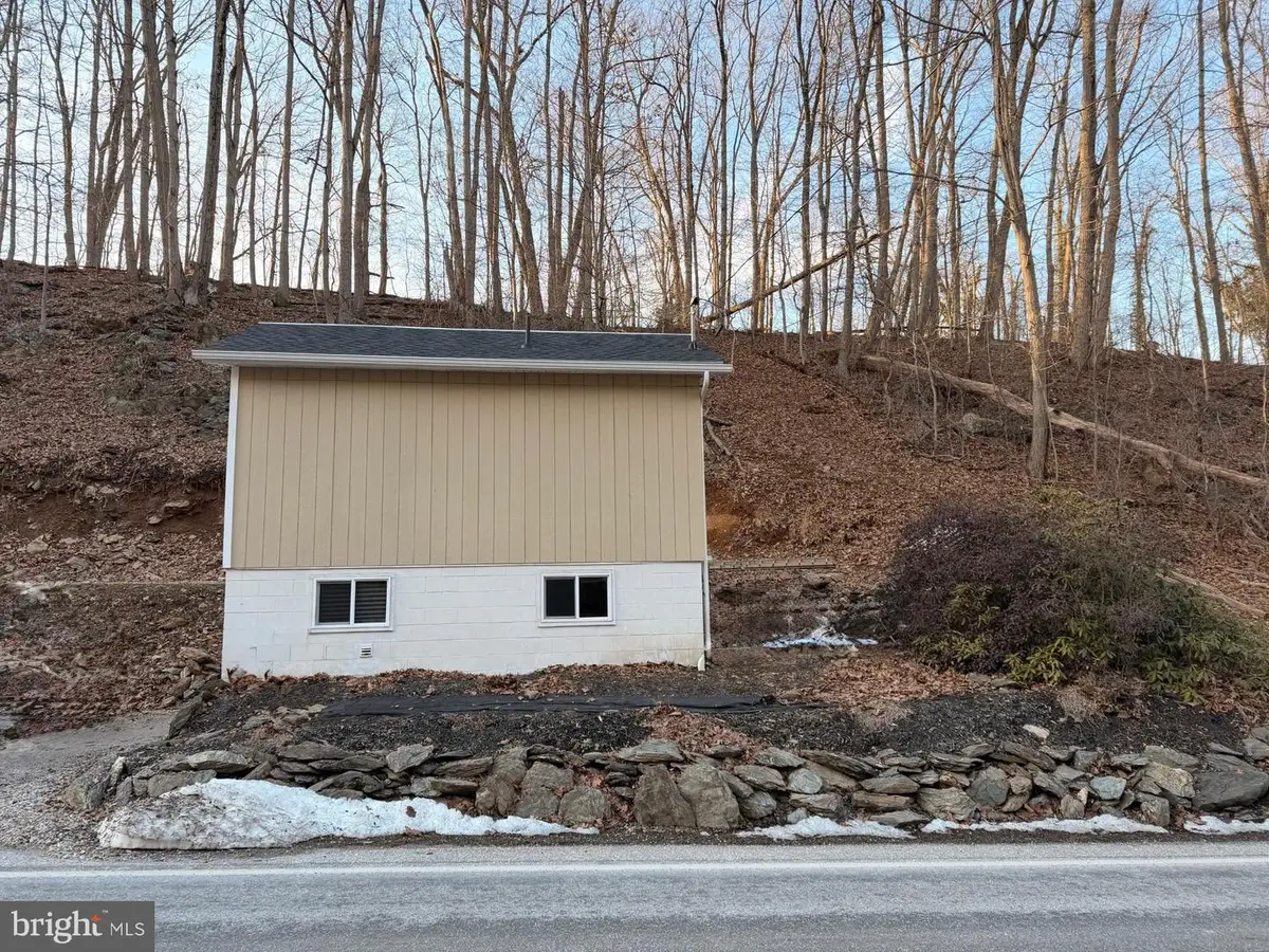 4312 Fissels Church Rd, Glen Rock, PA 17327 - #1