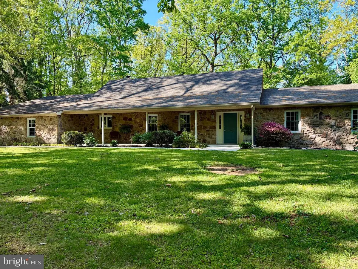 1701 Oakwood Dr, Hanover, PA 17331 - #1