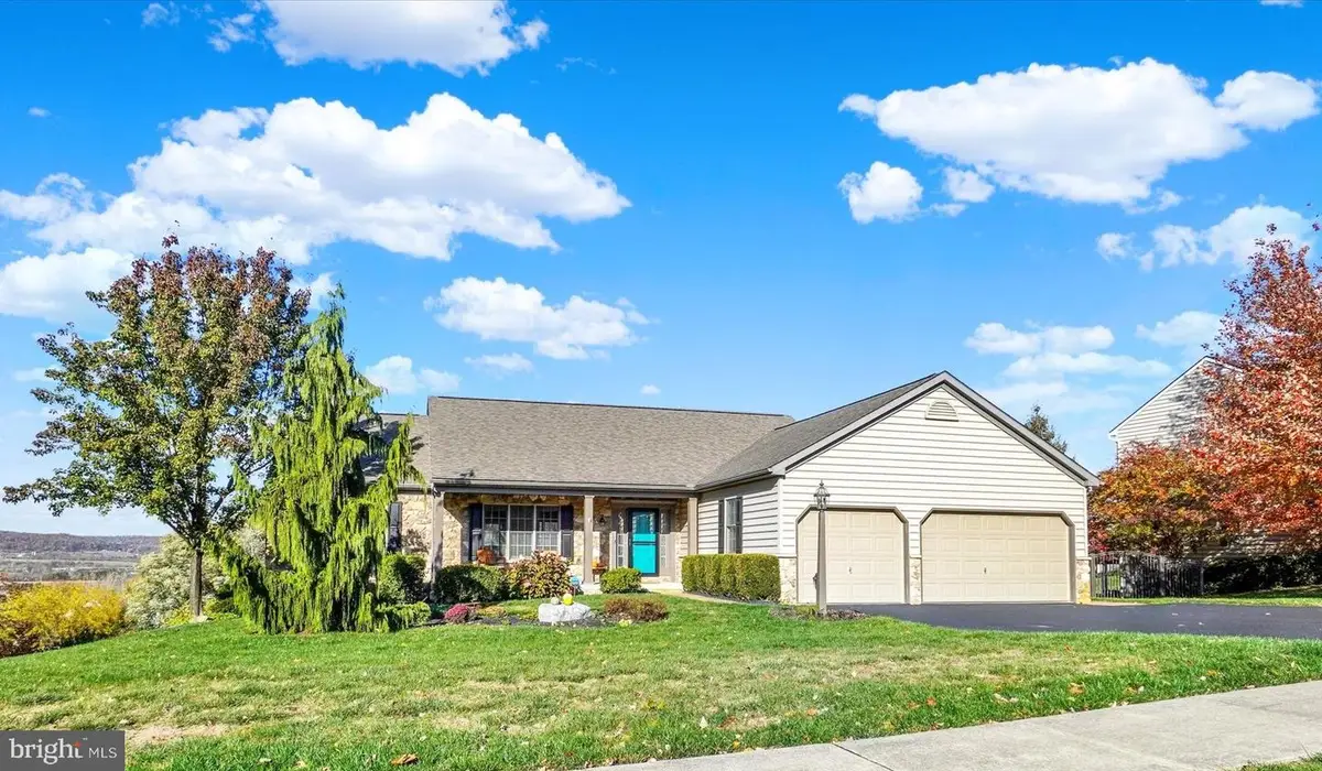 657 Campbell Rd, York, PA 17402 - #1