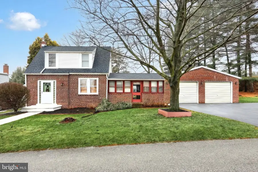 141 Evergreen Ln, York, PA 17408 - #2