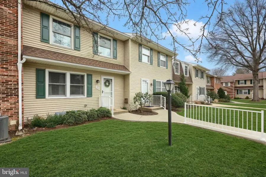 151 Fox Run Dr, York, PA 17403 - #2