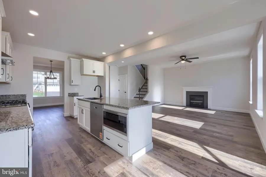 3832 Country Dr, Dover, PA 17315 - #3