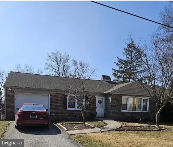 1698 Altland Ave, YORK, PA 17404