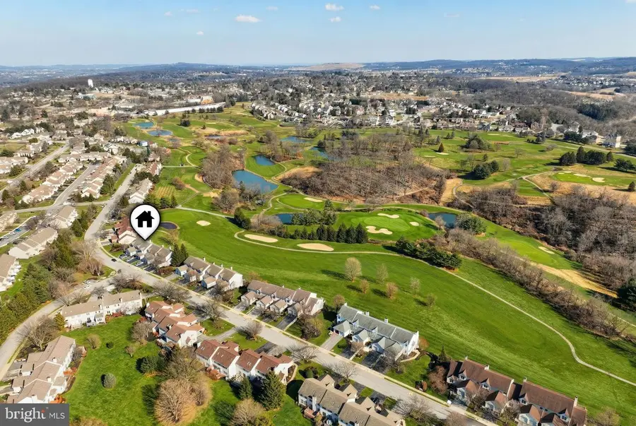 2696 Fairway Dr #2696, York, PA 17402 - #2