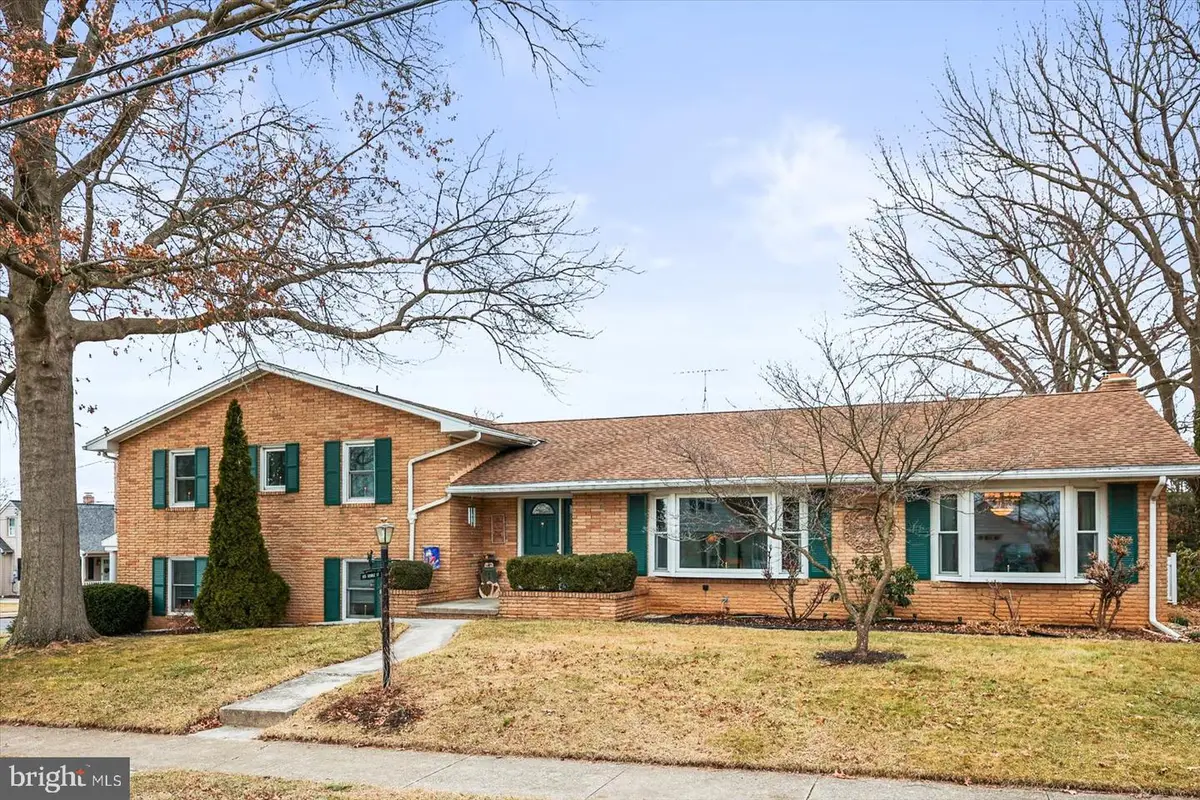 155 George St, Hanover, PA 17331 - #1