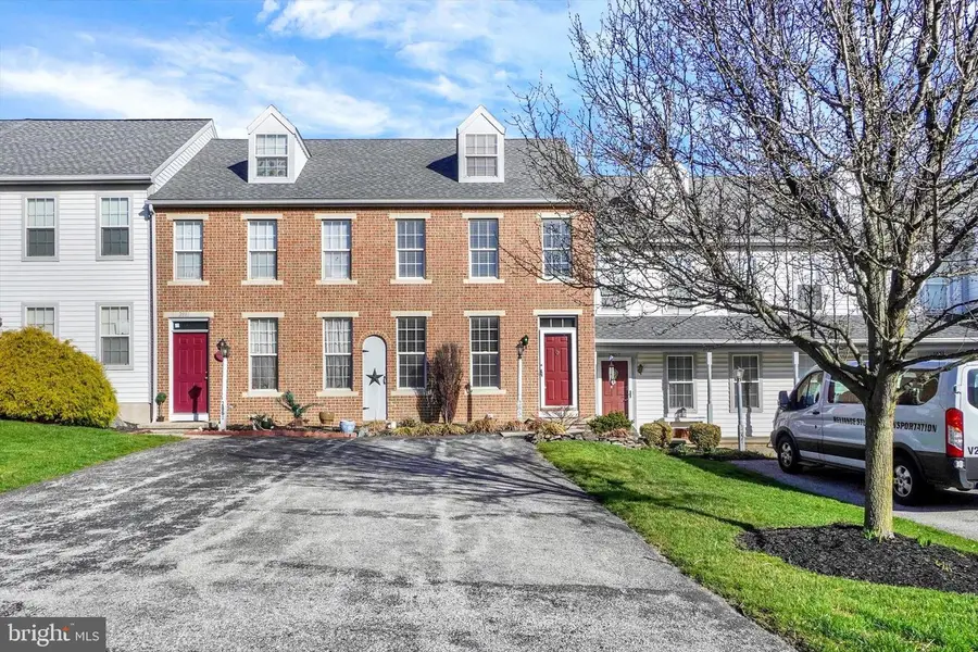 2859 Woodmont Dr, York, PA 17404 - #2