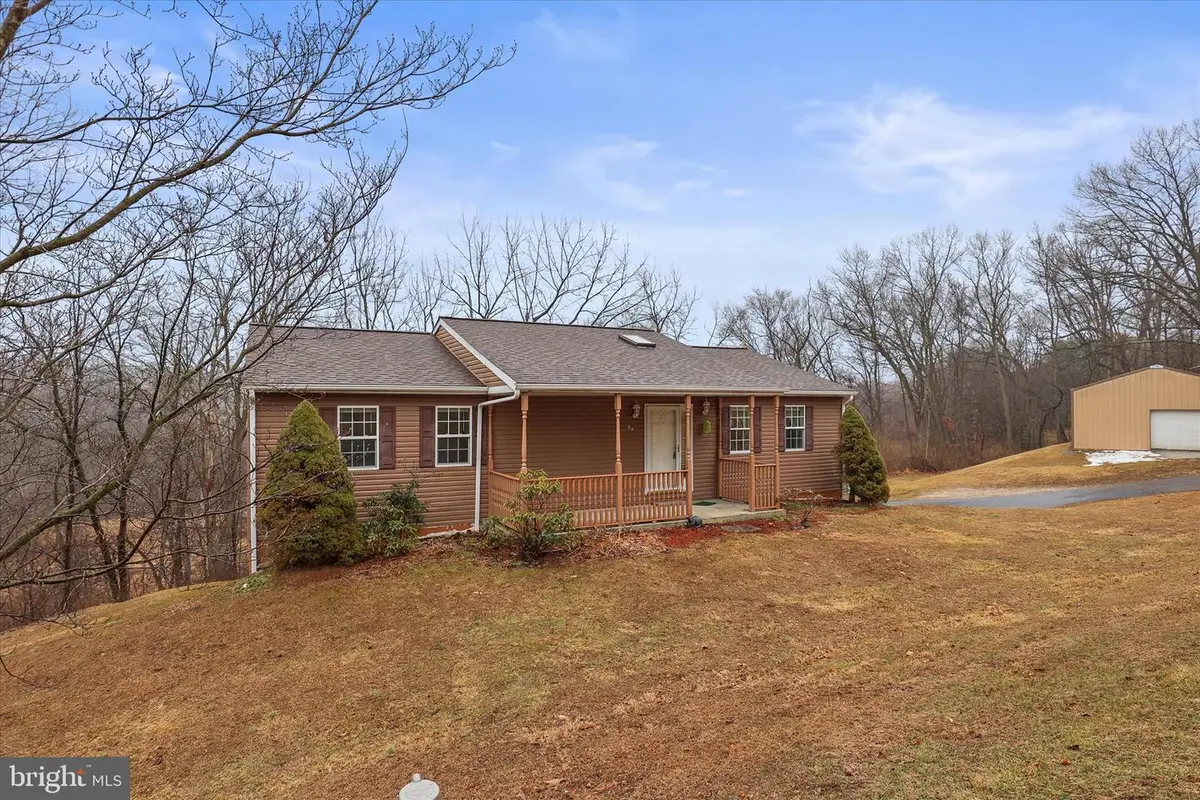 84 Lakeview Cir, Hanover, PA 17331 - #1