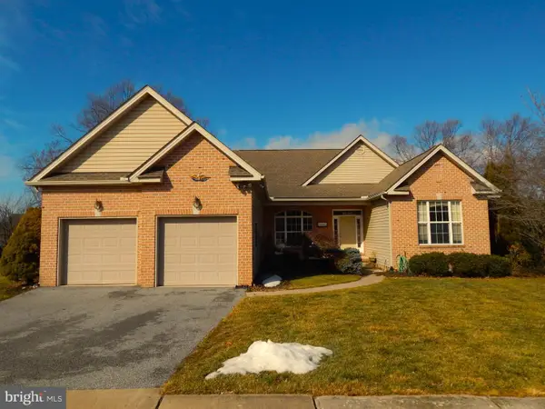 1216 Winding Oak Dr, YORK, PA 17403