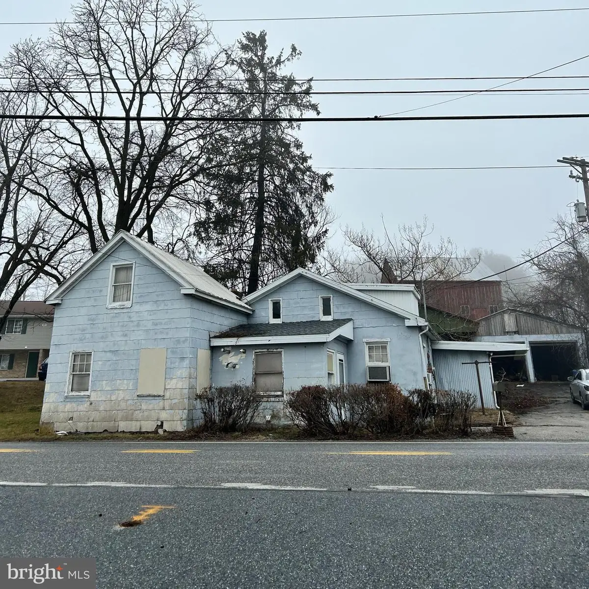 651 Country Club Rd, Red Lion, PA 17356 - #1