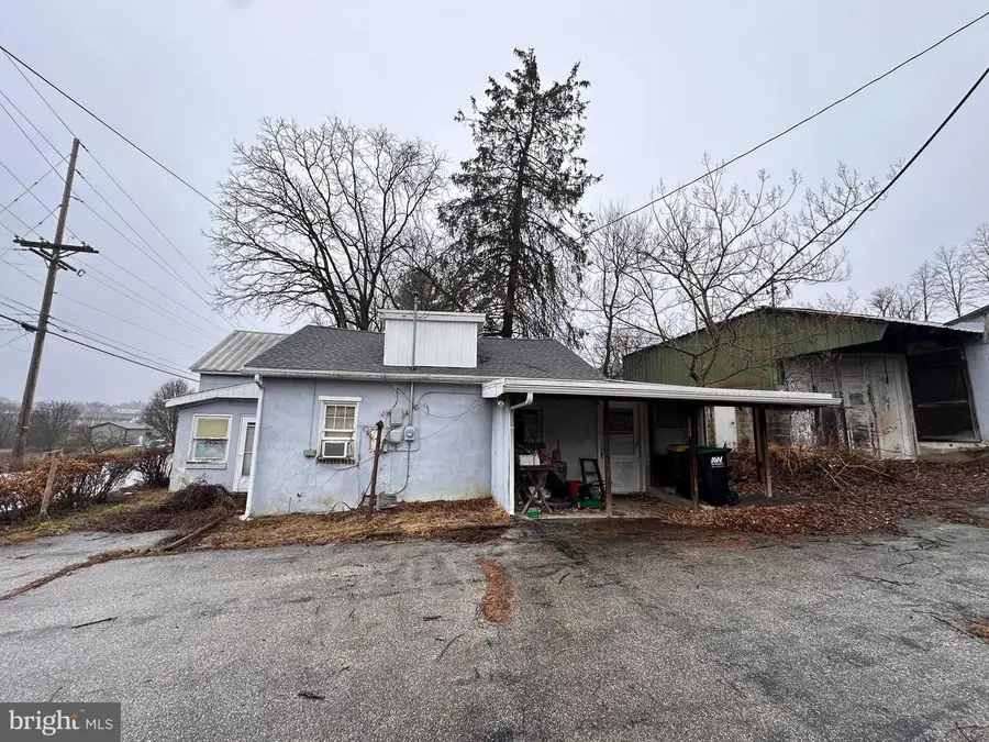 651 Country Club Rd, Red Lion, PA 17356 - #3