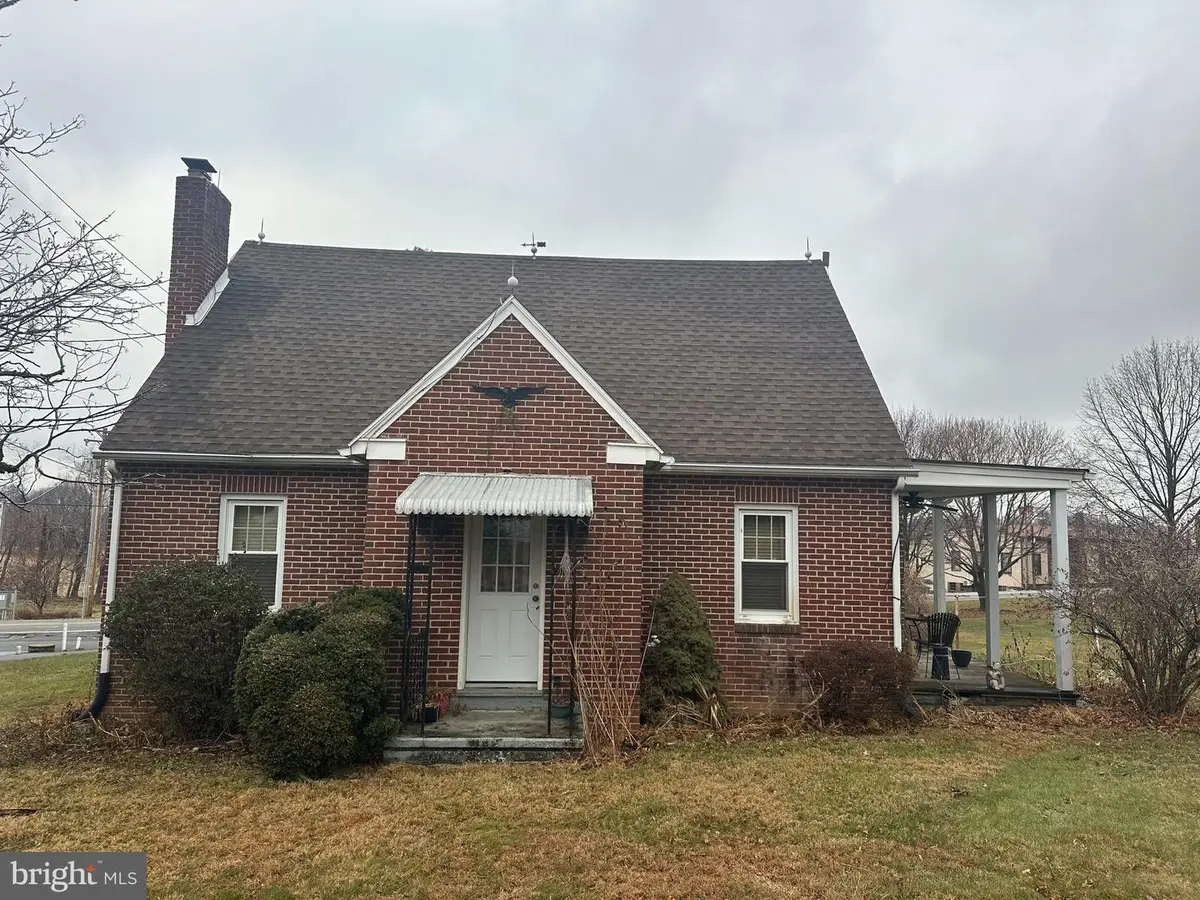 1527 Main St, New Park, PA 17352 - #1