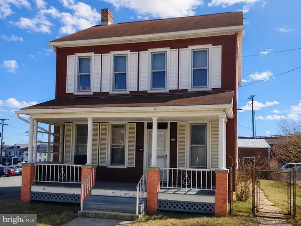 33 George St, HANOVER, PA 17331