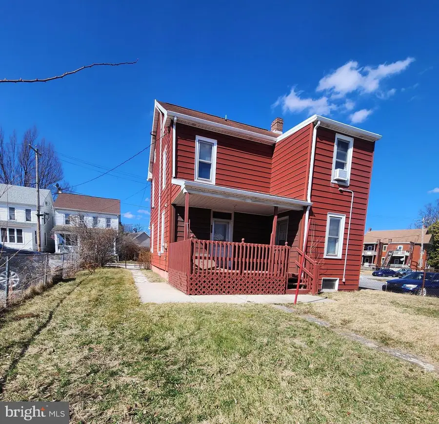33 George St, Hanover, PA 17331 - #2