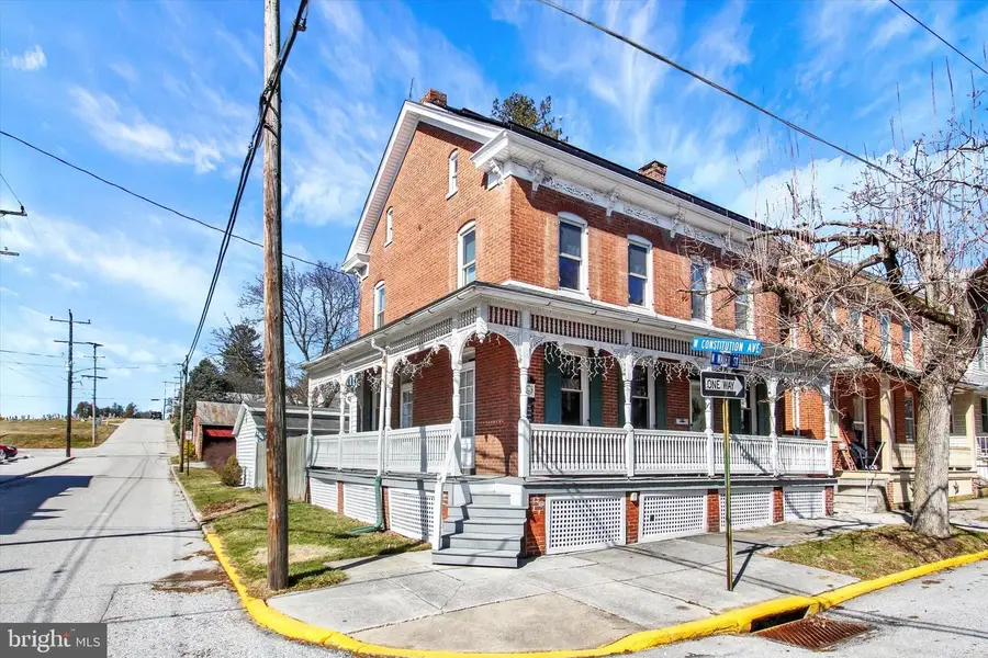 6 N Water St, Spring Grove, PA 17362 - #2