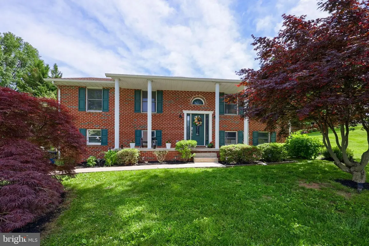 3450 Heather Dr, York, PA 17408 - #1