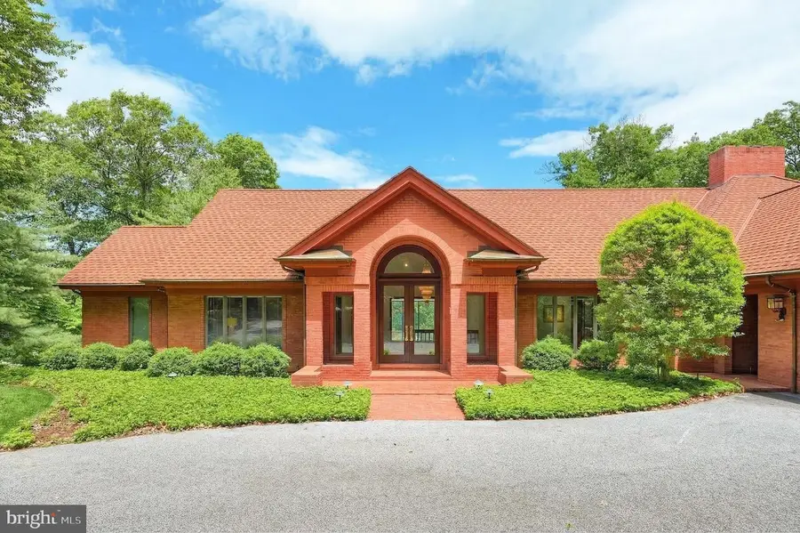 174 Springhouse Ln, Spring Grove, PA 17362 - #2