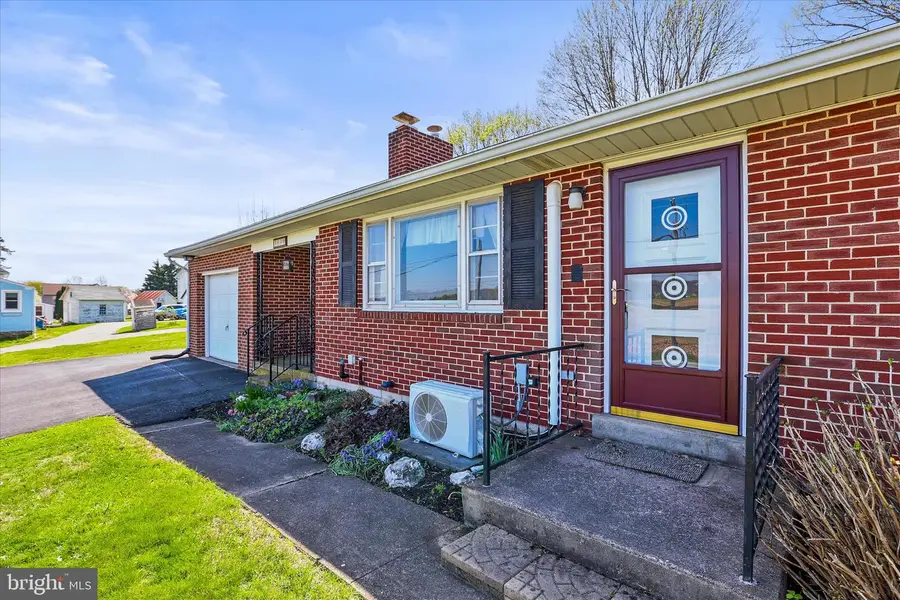 3530 E Prospect Rd, York, PA 17402 - #2