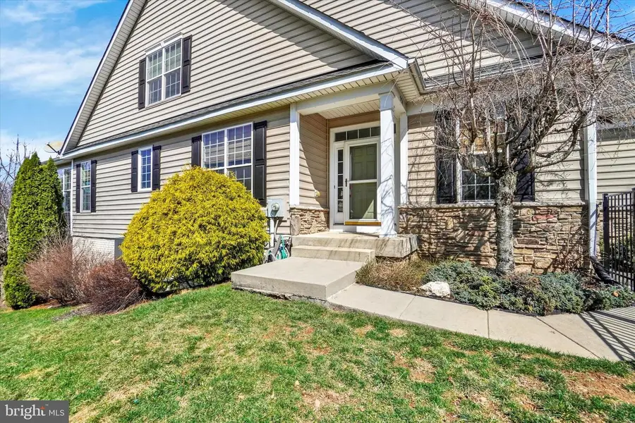 534 Lake Redman Ct, Seven Valleys, PA 17360 - #2