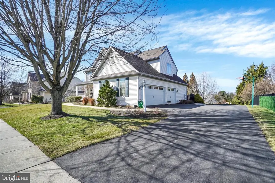 2727 Woodspring Dr, York, PA 17402 - #2