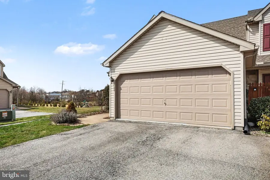 100 Stonecrop Ln #m100, Manchester, PA 17345 - #3