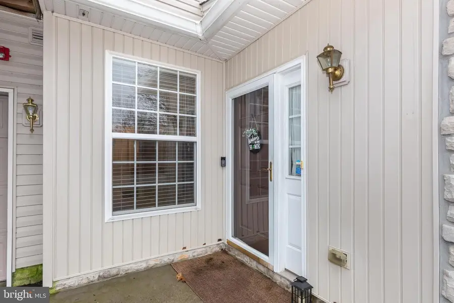 304 N Marshview Rd #304, Stewartstown, PA 17363 - #2