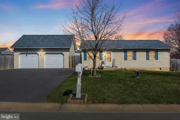 3551 Ruffed Grouse Dr, DOVER, PA 17315