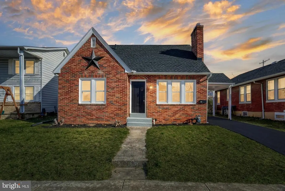 327 Norway St, York, PA 17403 - #1