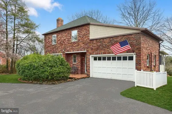 990 E Canal Rd, DOVER, PA 17315