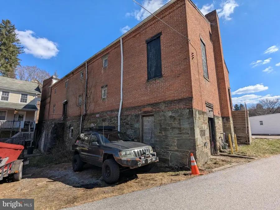 37 Manchester St, Glen Rock, PA 17327 - #3