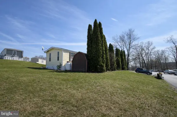 700 Salem Rd #trlr 41, ETTERS, PA 17319