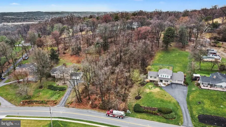 1940 Alcott Rd, York, PA 17402 - #3