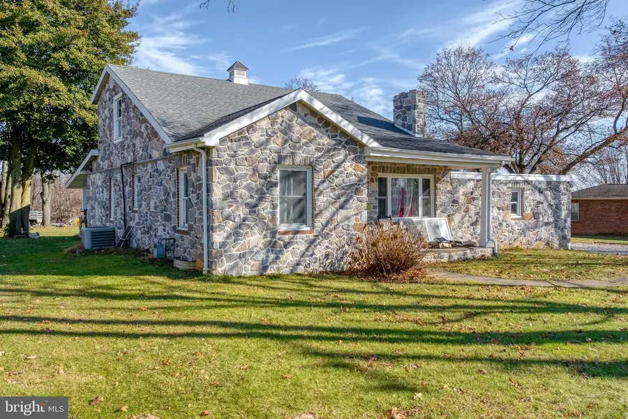 2925 Cape Horn Rd, Red Lion, PA 17356 - #2