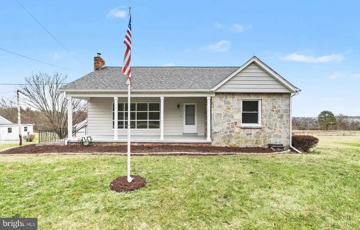 1030 E Canal Rd, Dover, PA 17315 - #1